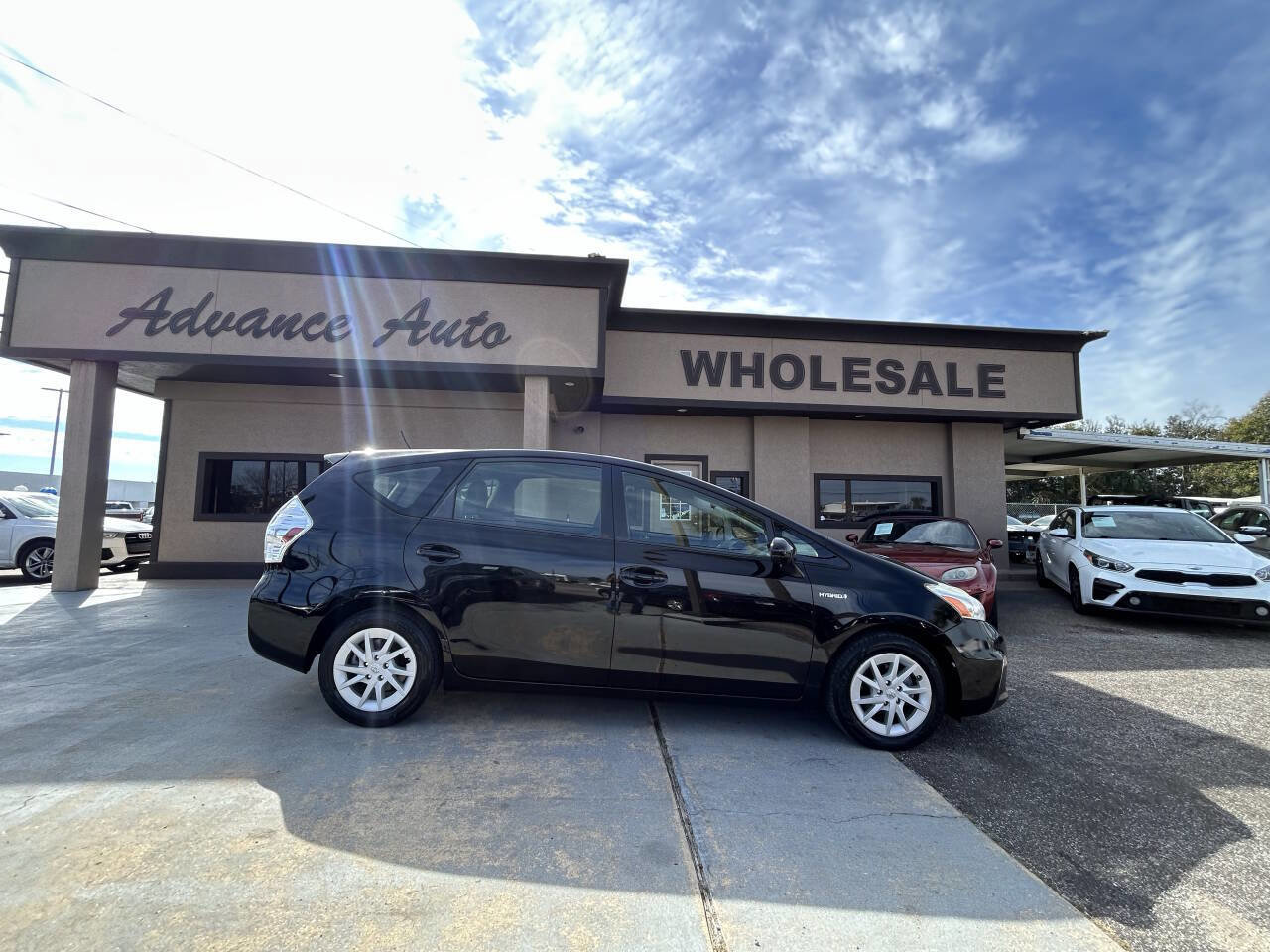 Used 2014 Toyota Prius V Two FWD image 1