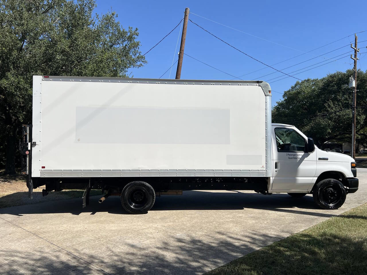 Used 2017 Ford E-350 and Econoline 350 Super Duty image 11