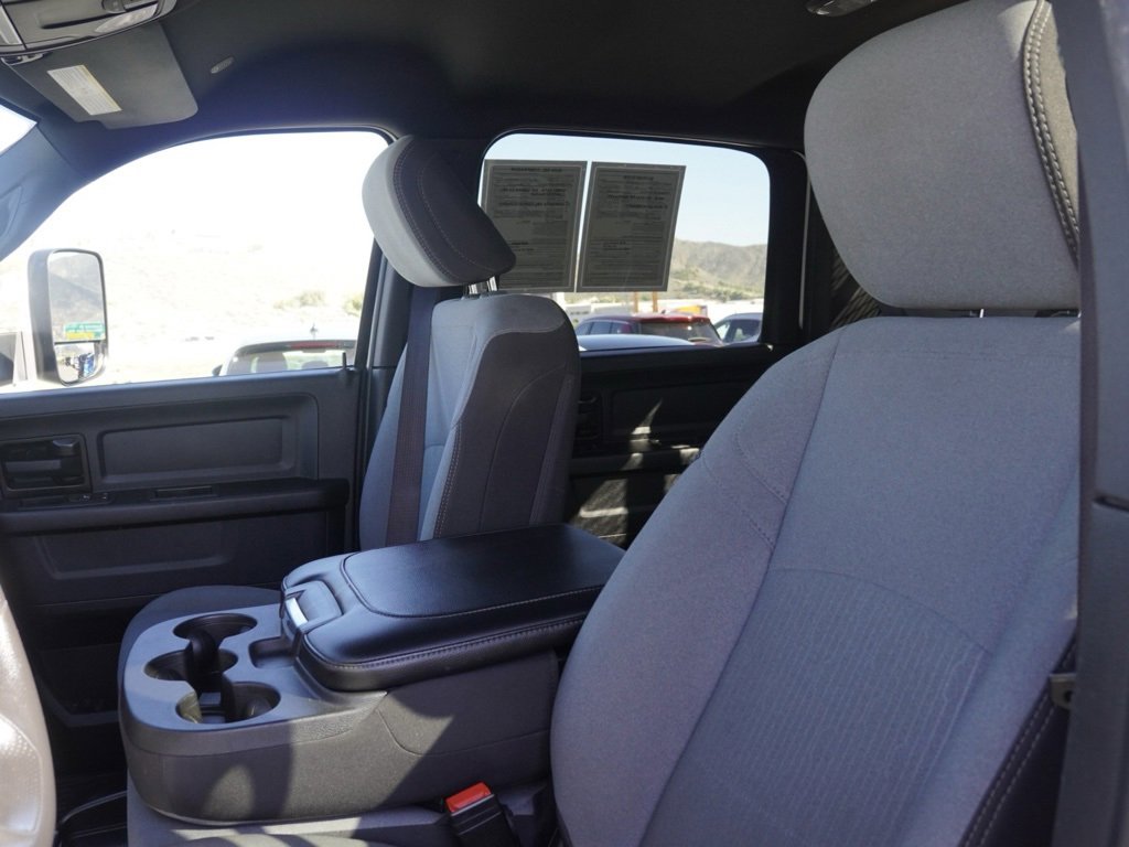 Used 2022 RAM 4500 Tradesman w/ Chrome Appearance Group image 16