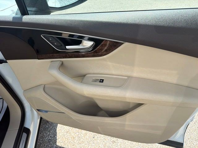 Used 2018 Audi Q7 3.0T Prestige AWD/4WD image 24