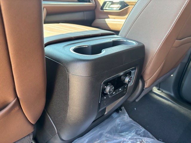 New 2026 Chevrolet Tahoe High Country w/ Sun And Tow Package AWD/4WD image 21