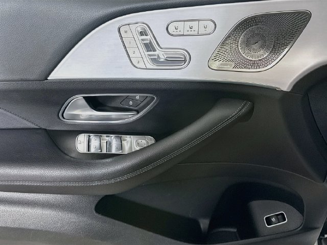 Used 2026 Mercedes-Benz GLE 350 4MATIC w/ Driver Assistance Package image 23