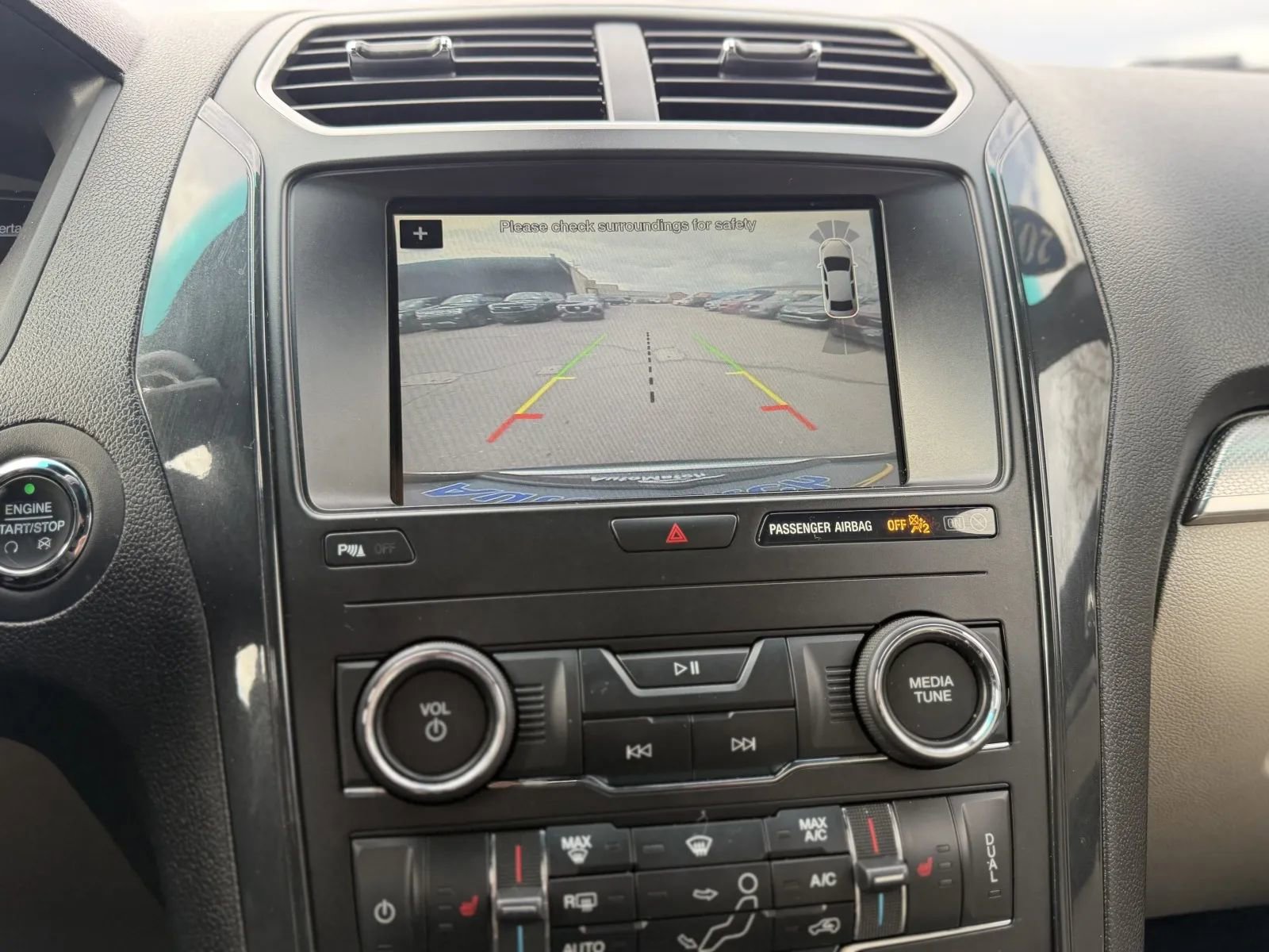 Used 2018 Ford Explorer XLT w/ Equipment Group 202A image 33