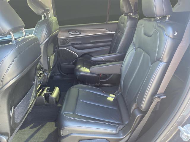 Used 2022 Jeep Grand Cherokee L Limited AWD/4WD image 34