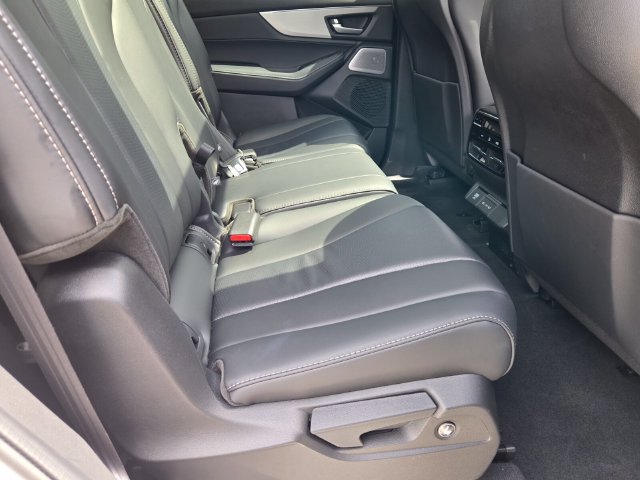 Certified 2026 Acura MDX w/ Technology Package FWD image 15