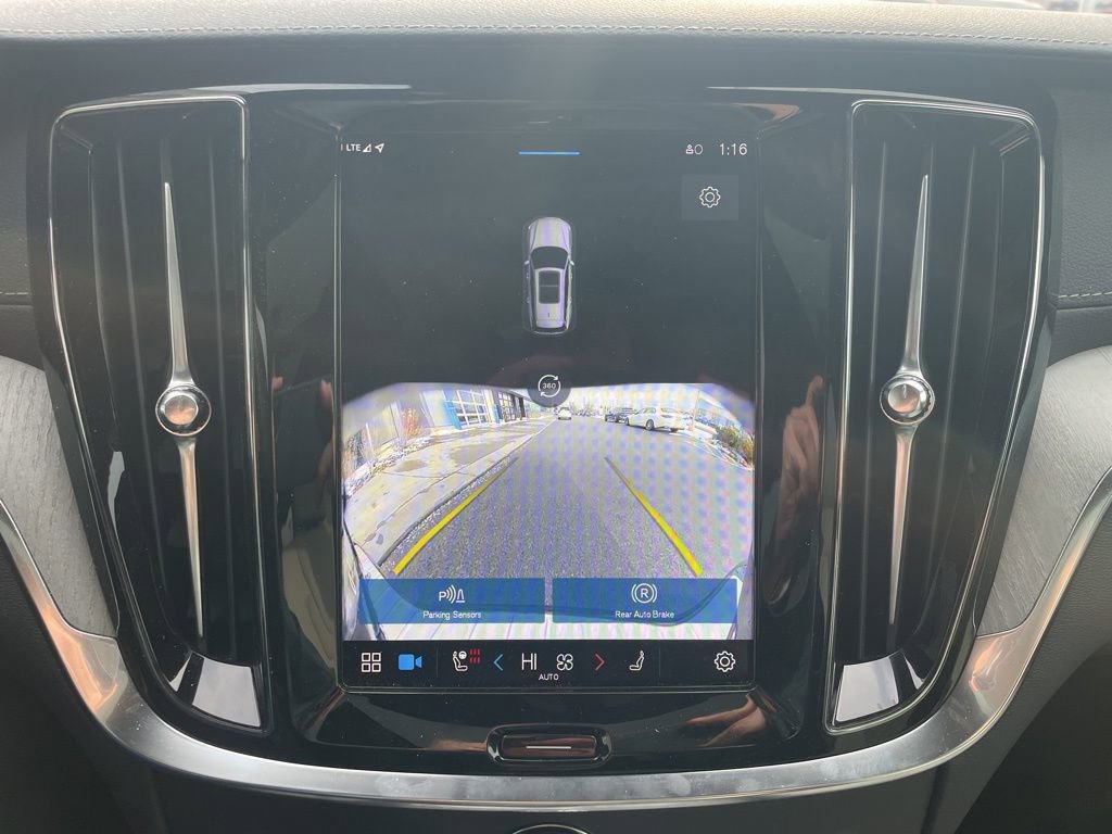 Certified 2025 Volvo V60 B5 Cross Country Ultra image 29