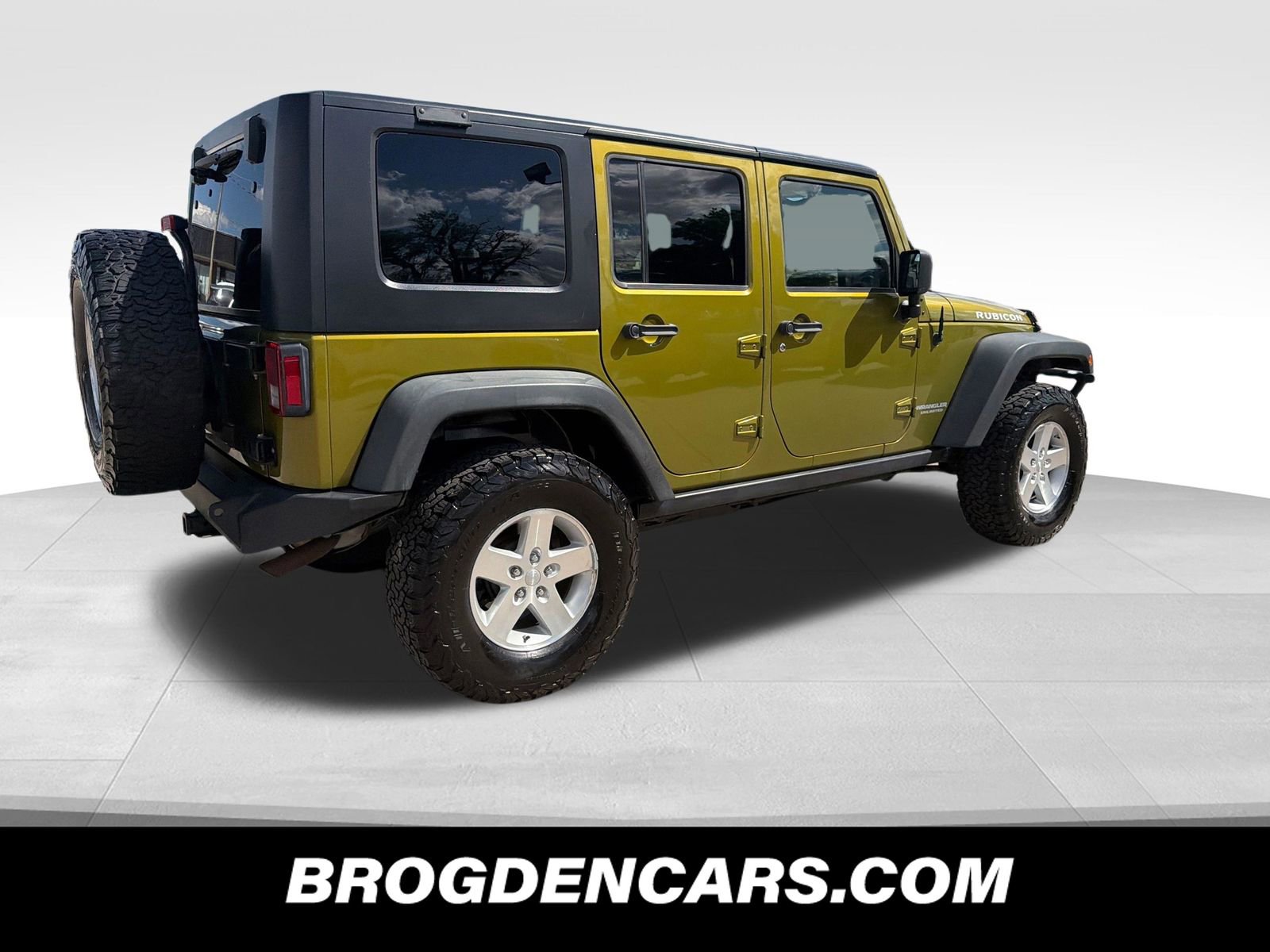 Used 2008 Jeep Wrangler Unlimited Rubicon w/ Dual Top Group AWD/4WD image 3