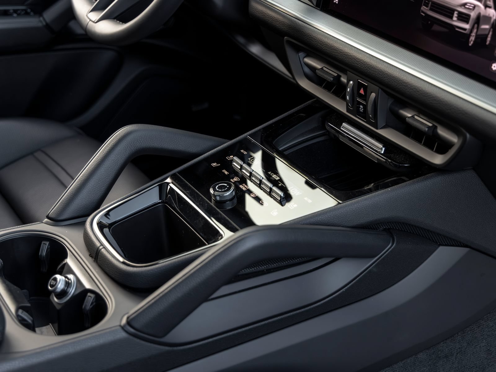 Certified 2026 Porsche Cayenne Coupe AWD/4WD image 54