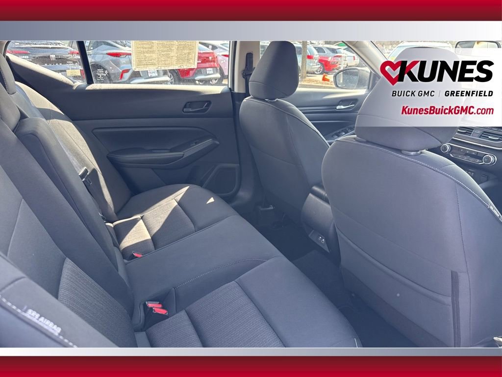 Used 2024 Nissan Altima 2.5 SV FWD image 40