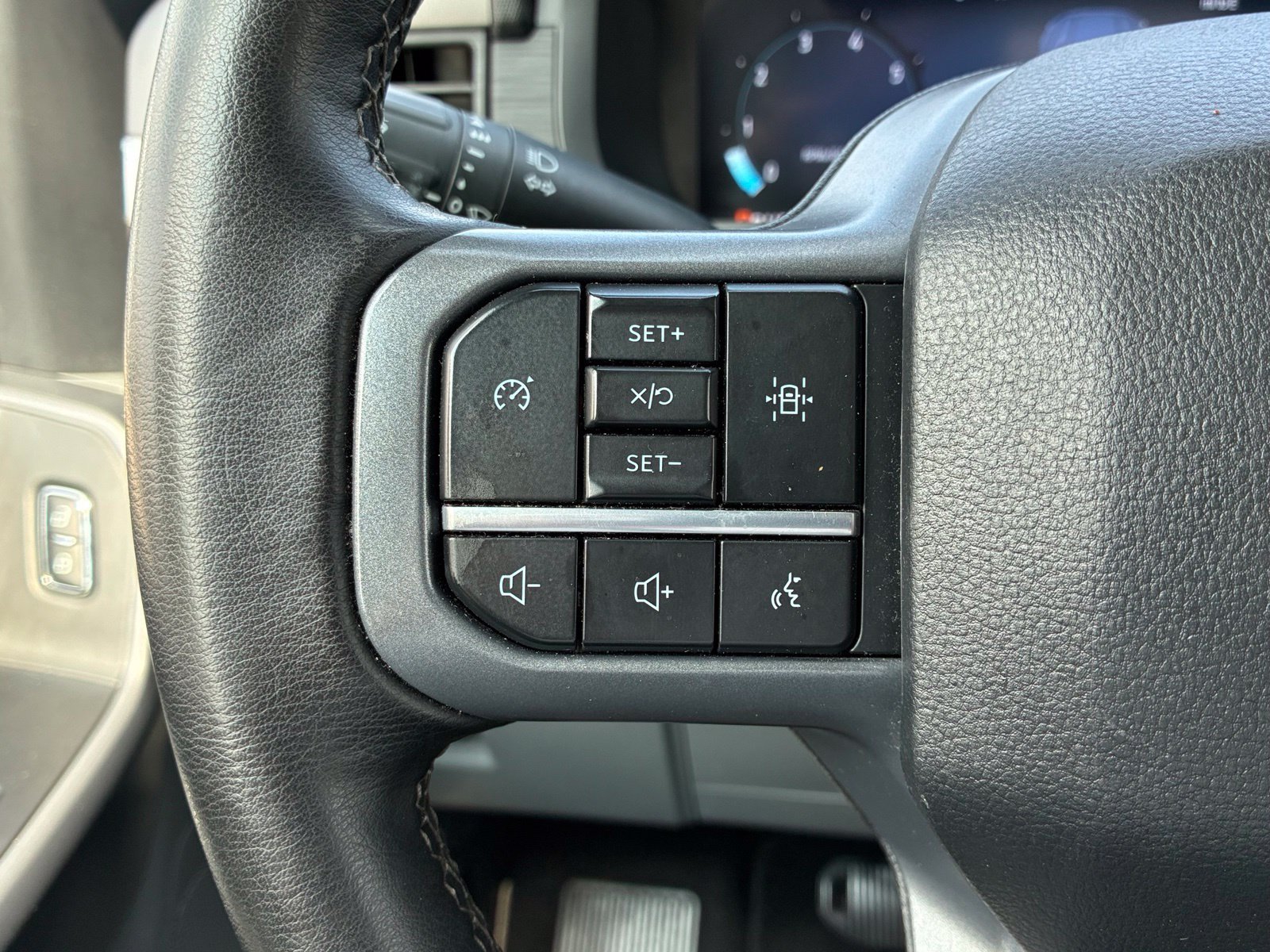 Used 2025 Ford F150 XLT w/ Equipment Group 301A Standard AWD/4WD image 23