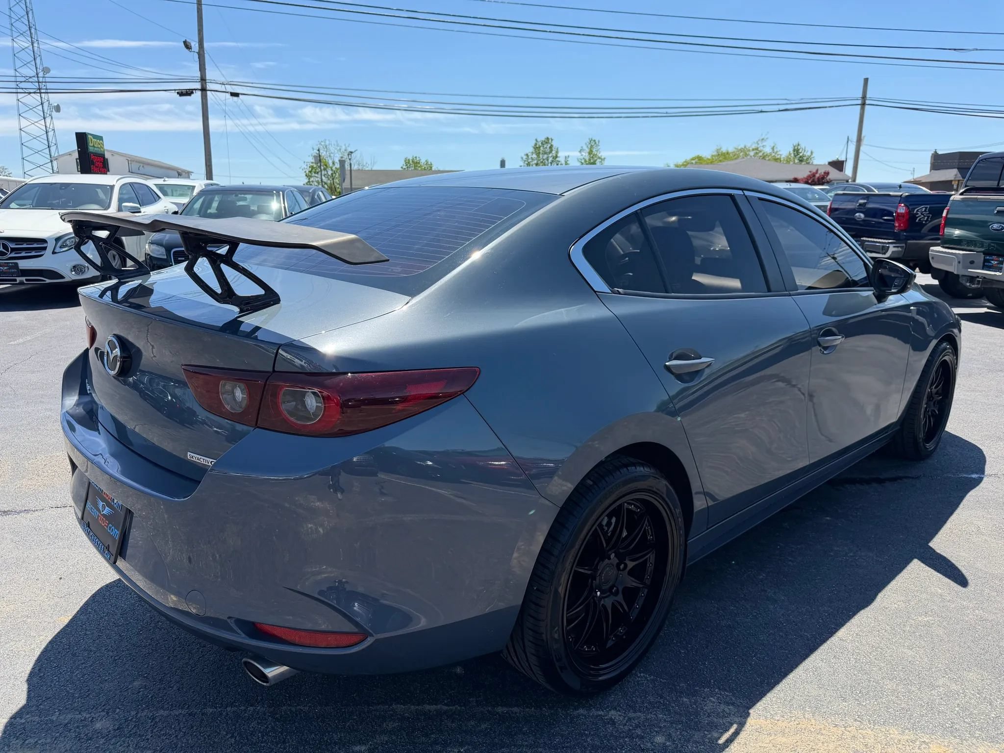Used 2023 MAZDA MAZDA3 s FWD image 3