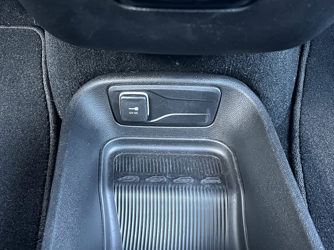 Used 2024 Chrysler Pacifica Limited image 27