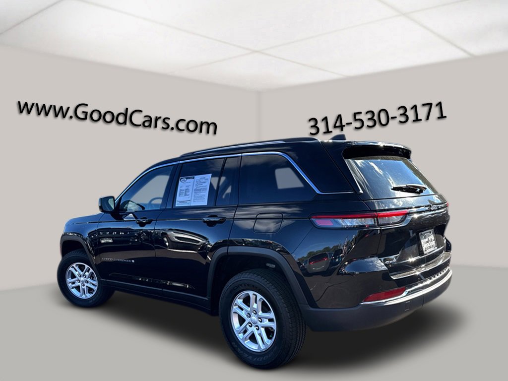 Used 2023 Jeep Grand Cherokee Laredo image 4