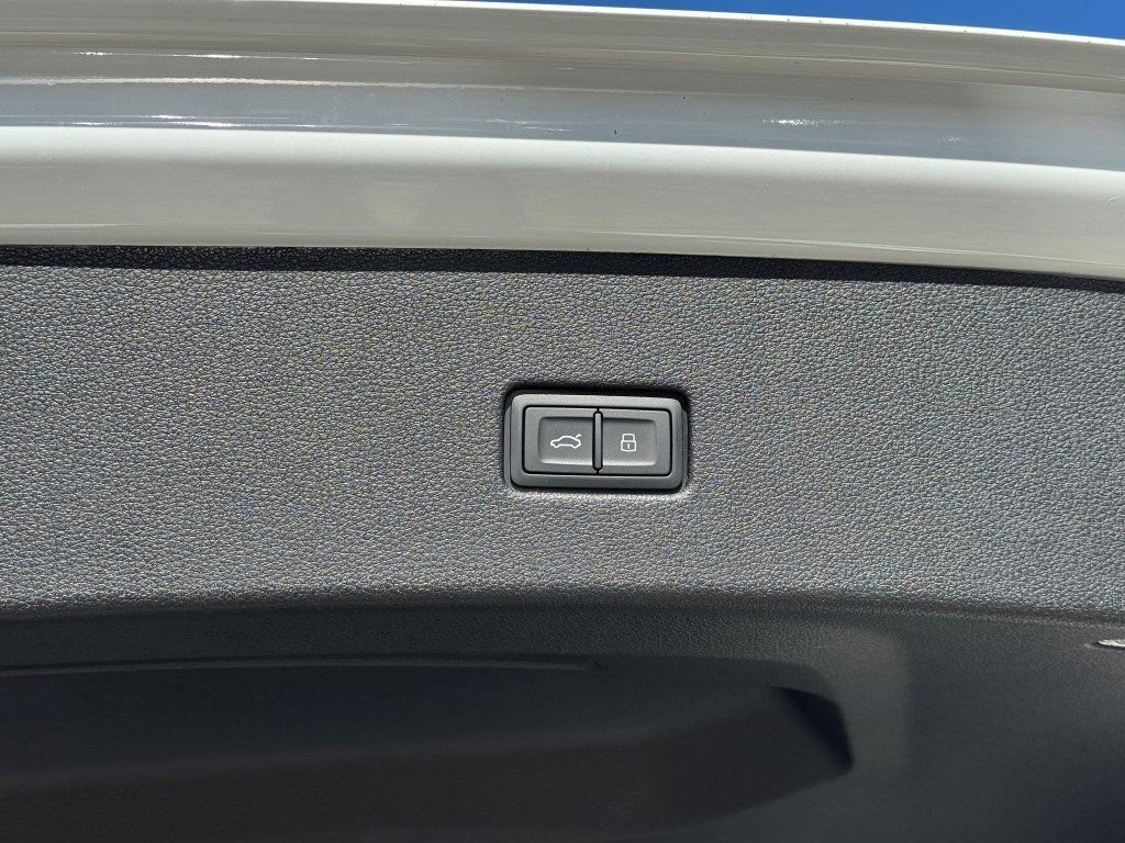 New 2026 Audi Q8 Premium Plus image 17