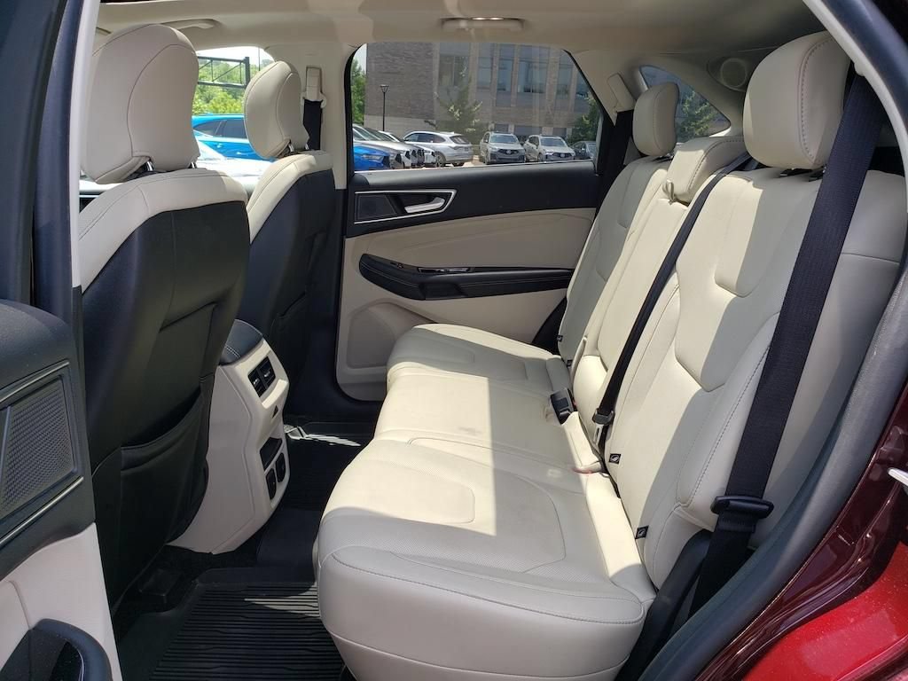 Used 2019 Ford Edge Titanium w/ Equipment Group 301A AWD/4WD image 33