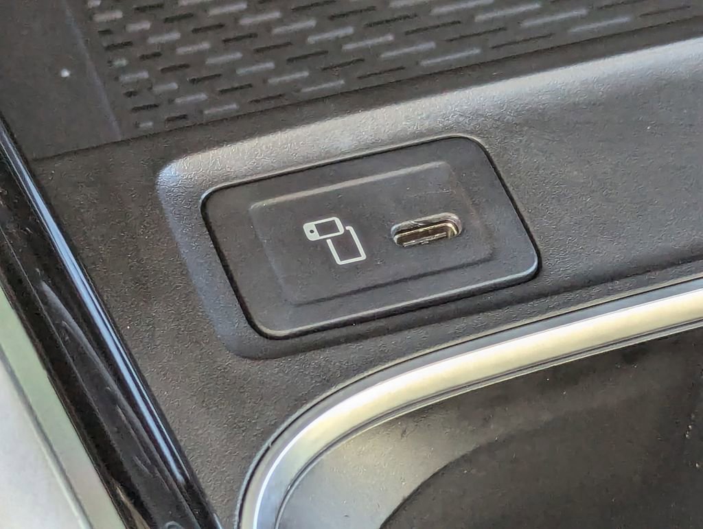 Used 2022 Mercedes-Benz EQB 350 4MATIC image 21