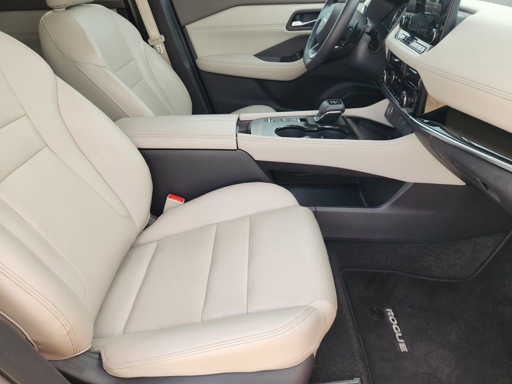 Used 2023 Nissan Rogue SL w/ SL Premium Package image 13