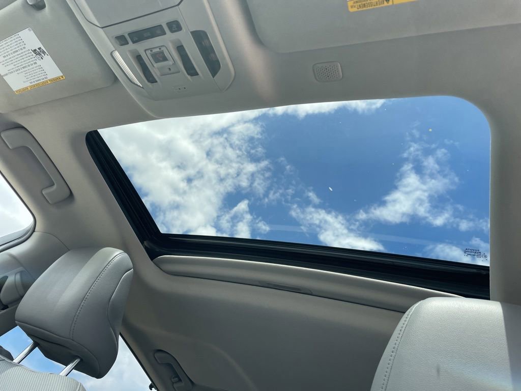 Used 2021 Toyota Highlander Limited AWD/4WD image 26