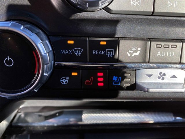 Used 2023 Ford F150 Lariat w/ Max Trailer Tow Package image 19