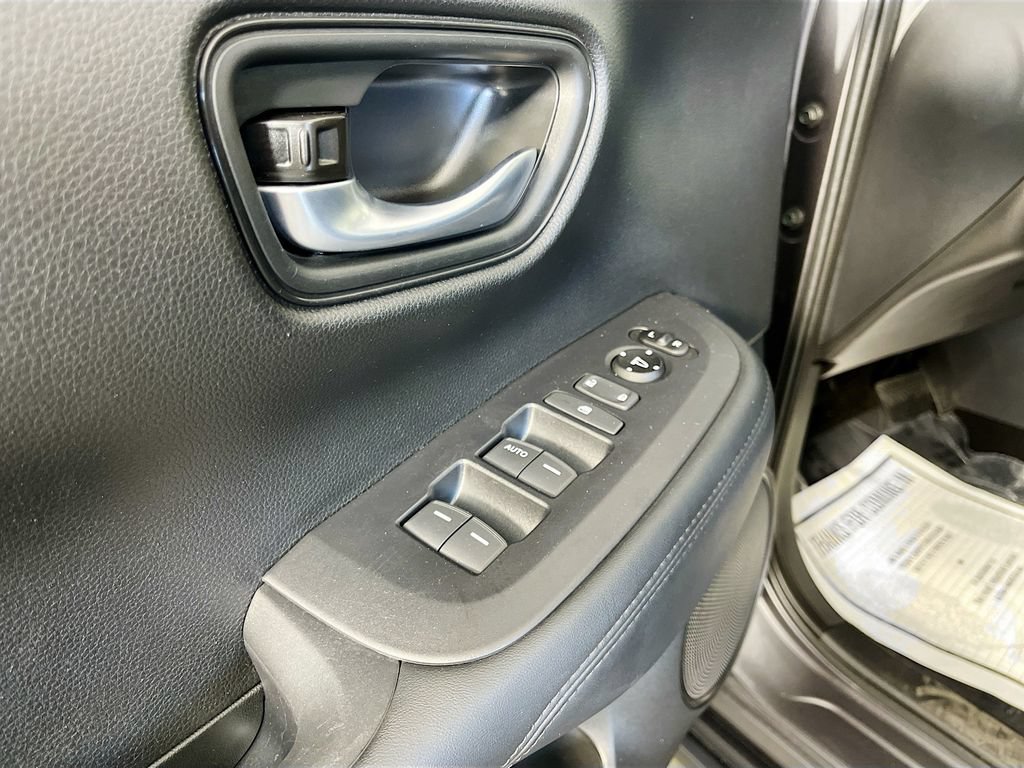 Used 2025 Honda HR-V LX image 24