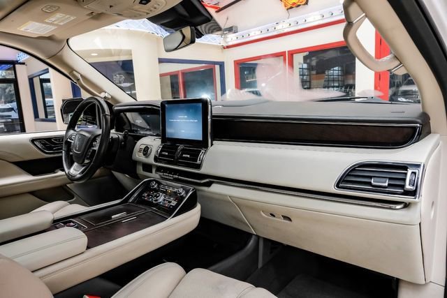 Used 2018 Lincoln Navigator L Reserve w/ Technology Package AWD/4WD image 15