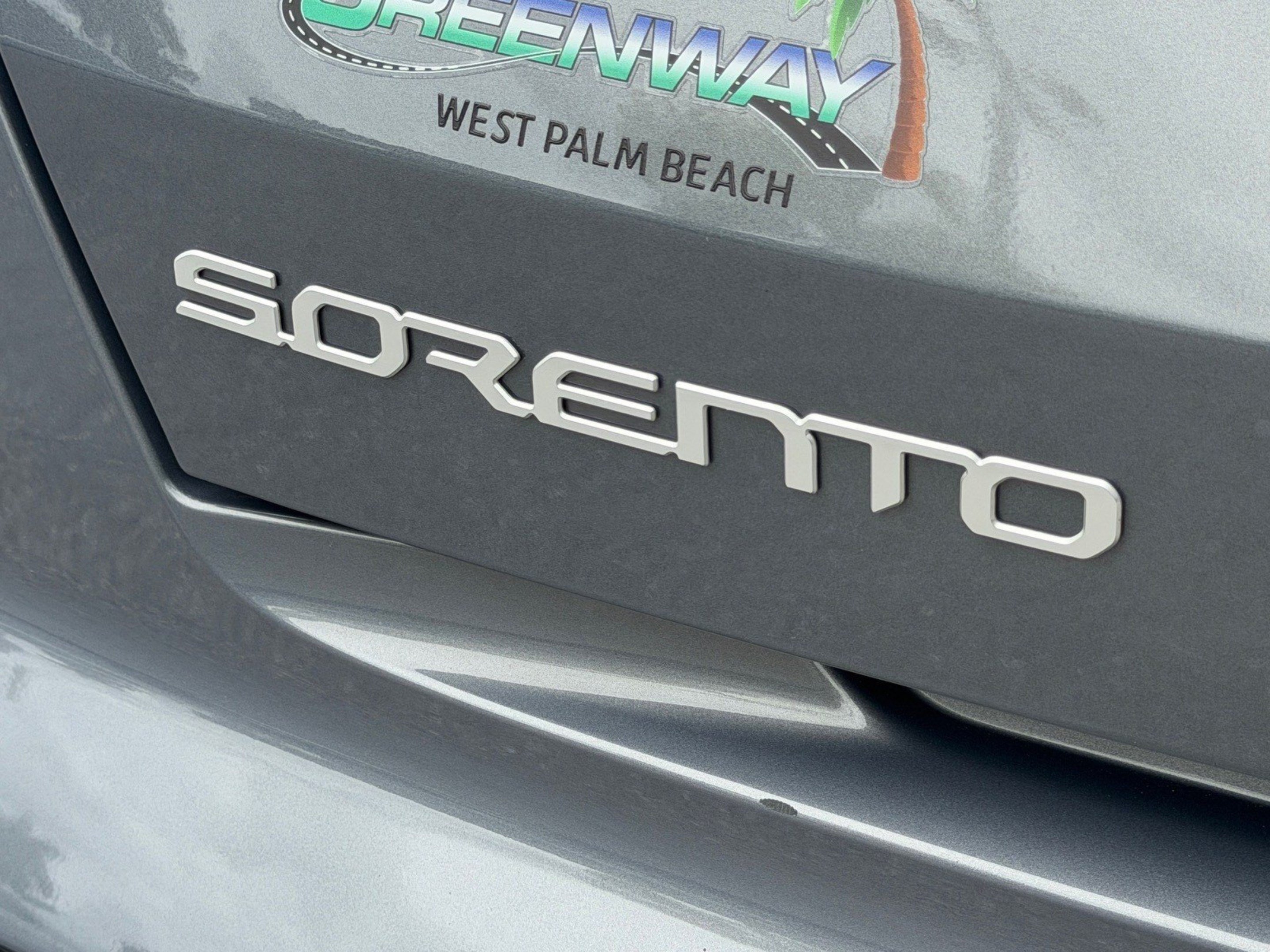 Certified 2023 Kia Sorento S FWD image 16