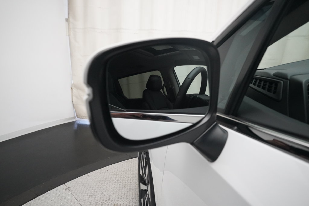 Used 2025 Honda Odyssey EX-L image 25