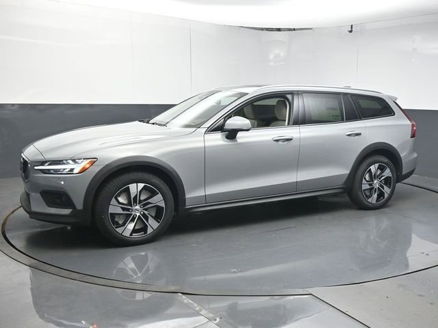 New 2026 Volvo V60 B5 Cross Country Plus w/ Protection Package Premier image 4