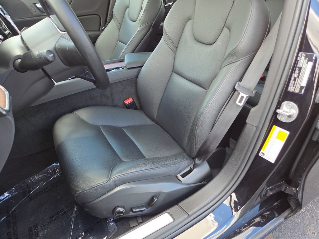 Used 2025 Volvo S60 B5 Plus AWD/4WD image 24