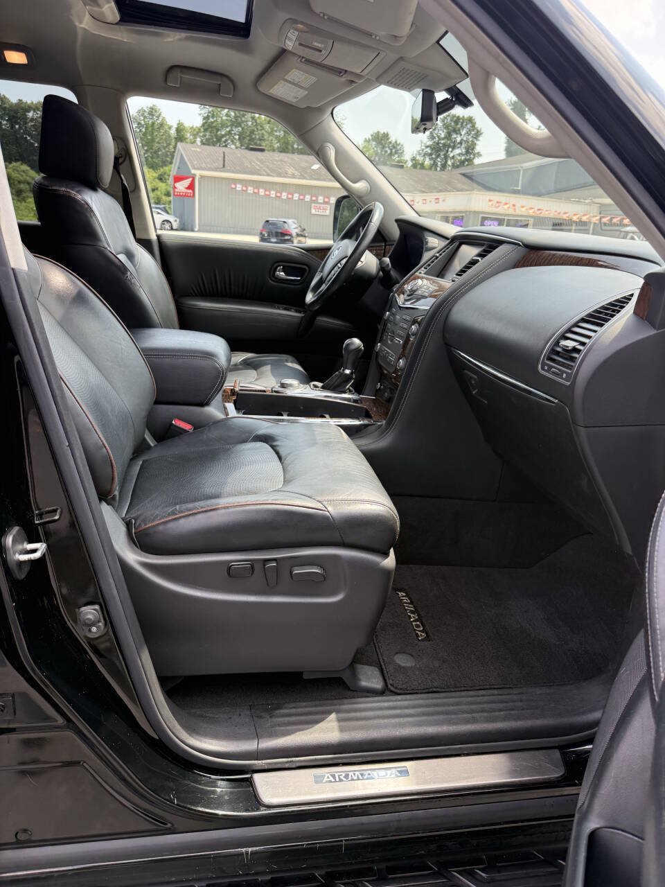 Used 2019 Nissan Armada Platinum w/ Captain's Chairs Package AWD/4WD image 25