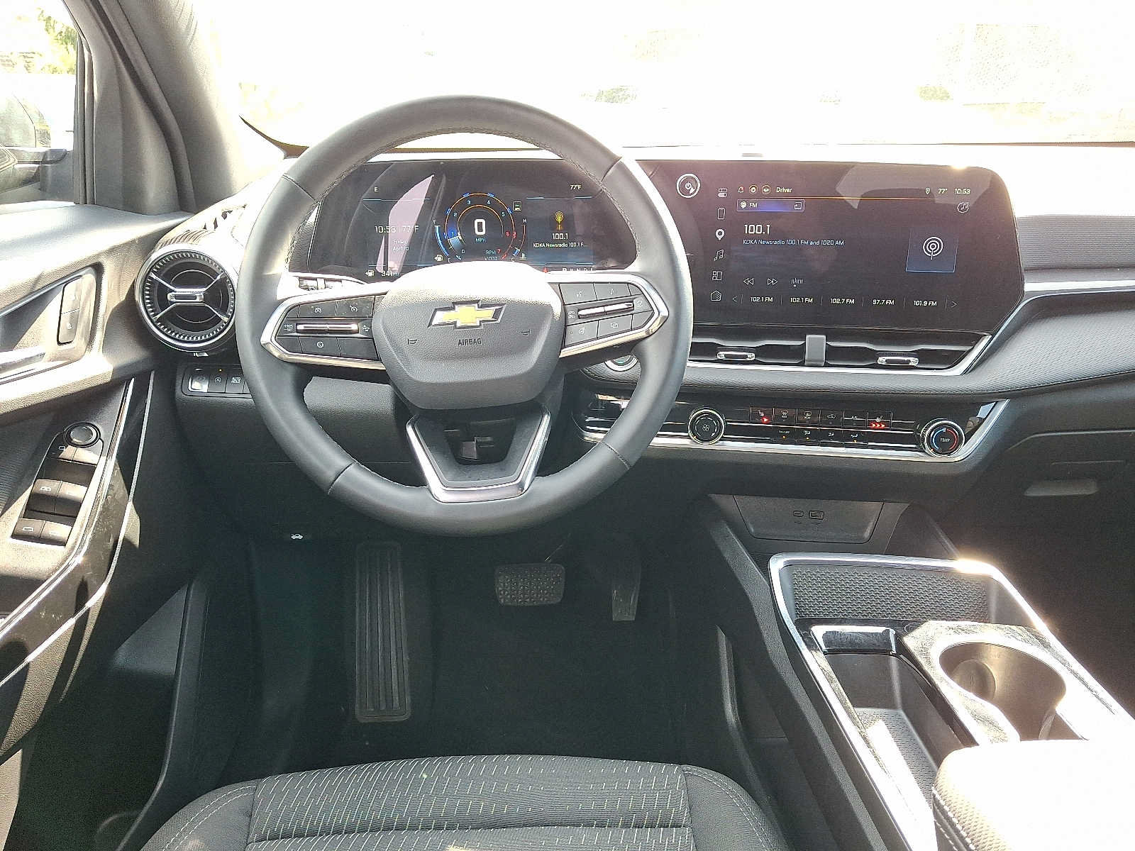 Used 2025 Chevrolet Equinox LT FWD image 11