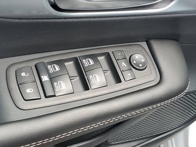 New 2026 Chrysler Pacifica Limited w/ S Appearance Package AWD/4WD image 18