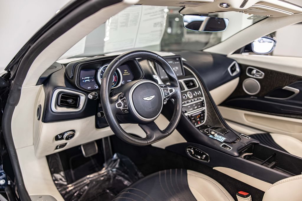 Used 2019 Aston Martin DB11 Volante RWD image 18