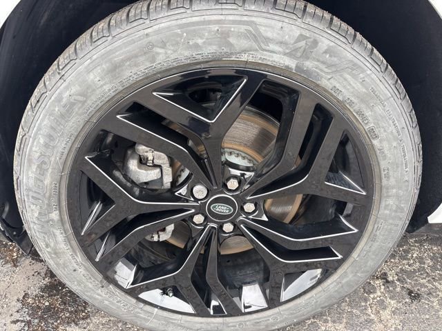 Used 2022 Land Rover Range Rover Evoque R-Dynamic SE image 30