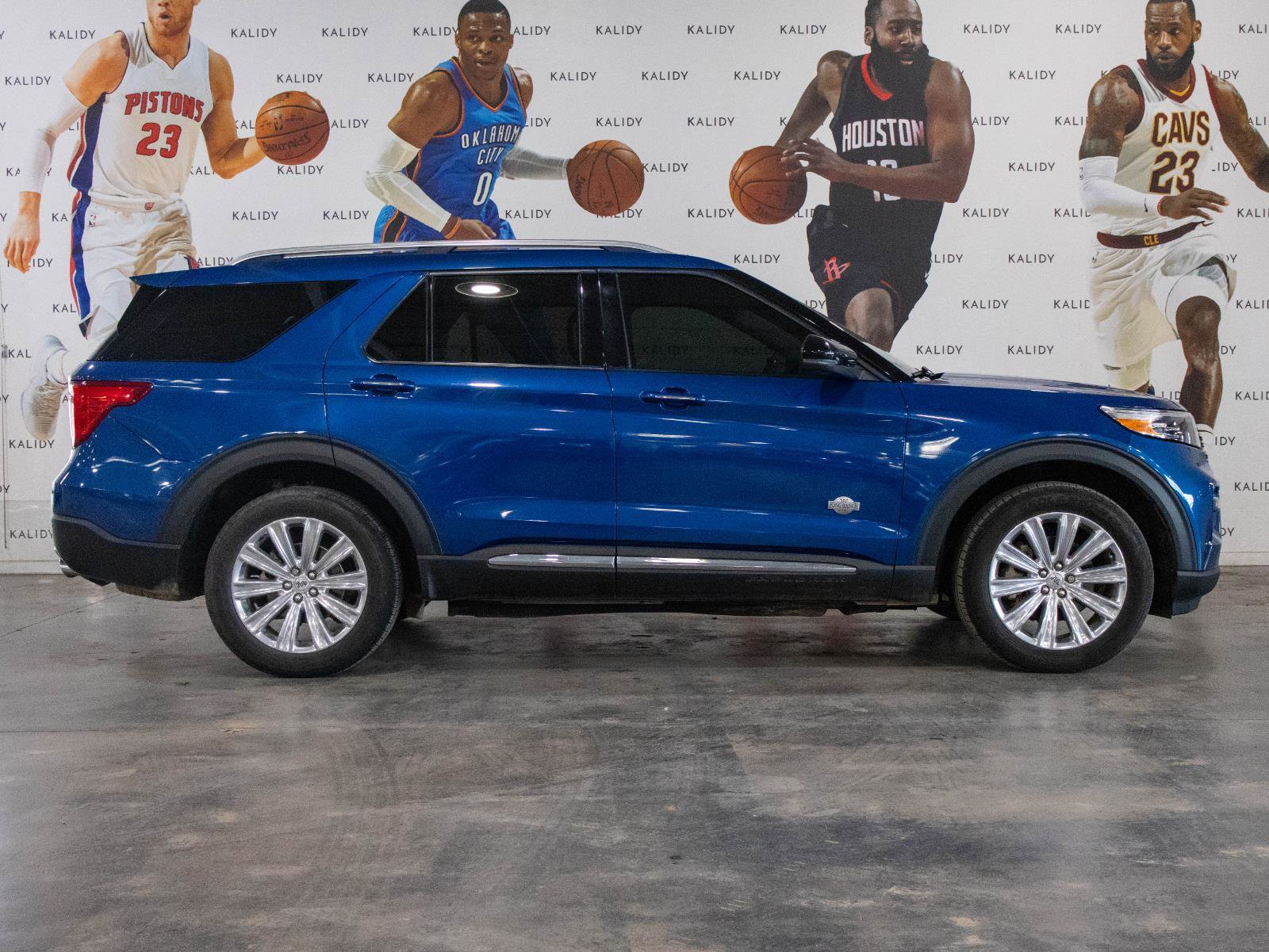 Used 2021 Ford Explorer King Ranch w/ Premium Technology Package image 19