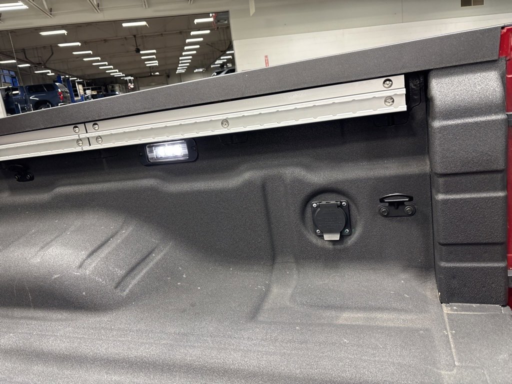 Used 2024 Nissan Frontier SL image 32