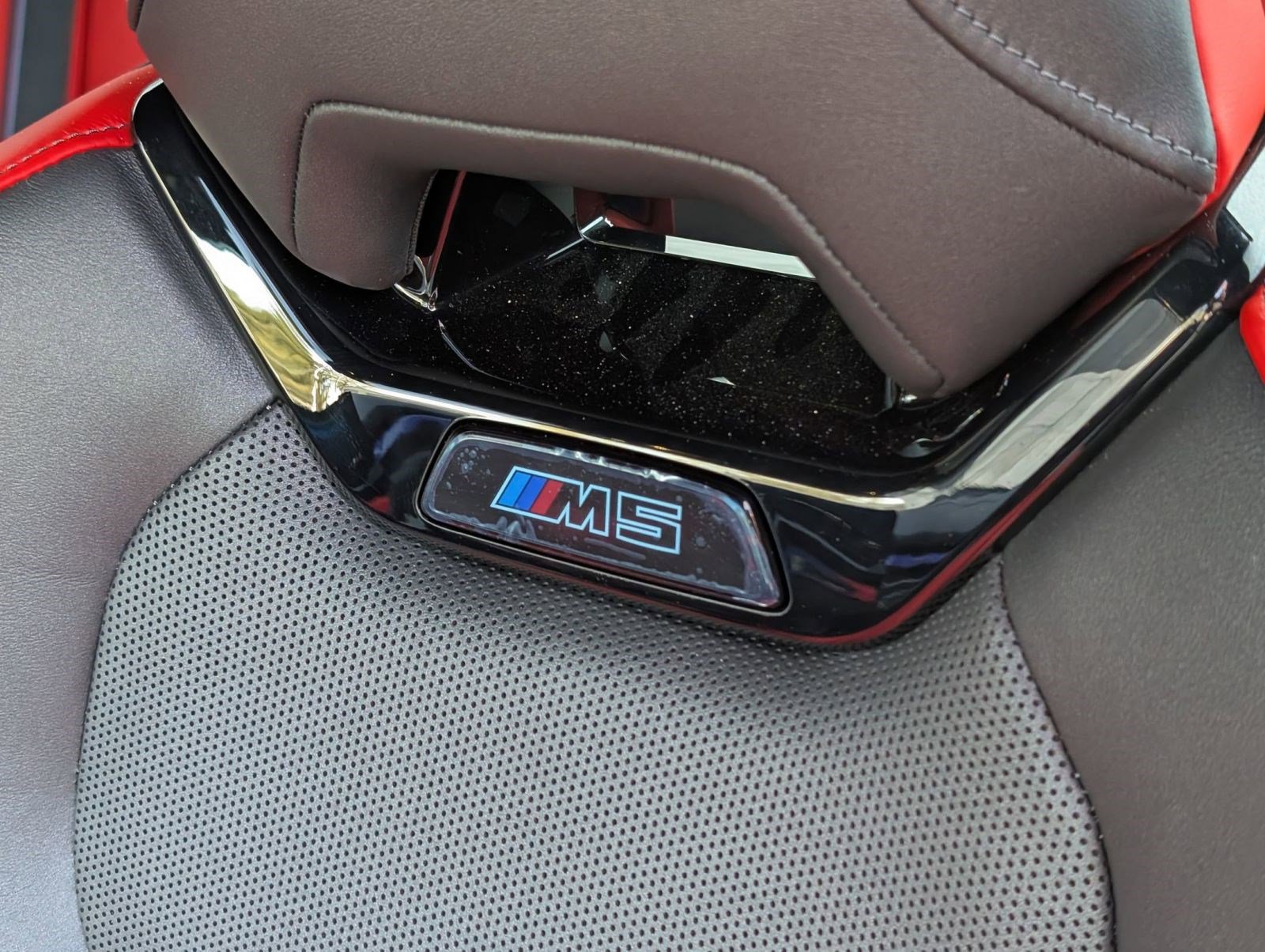 Used 2025 BMW M5 w/ Carbon Package image 20