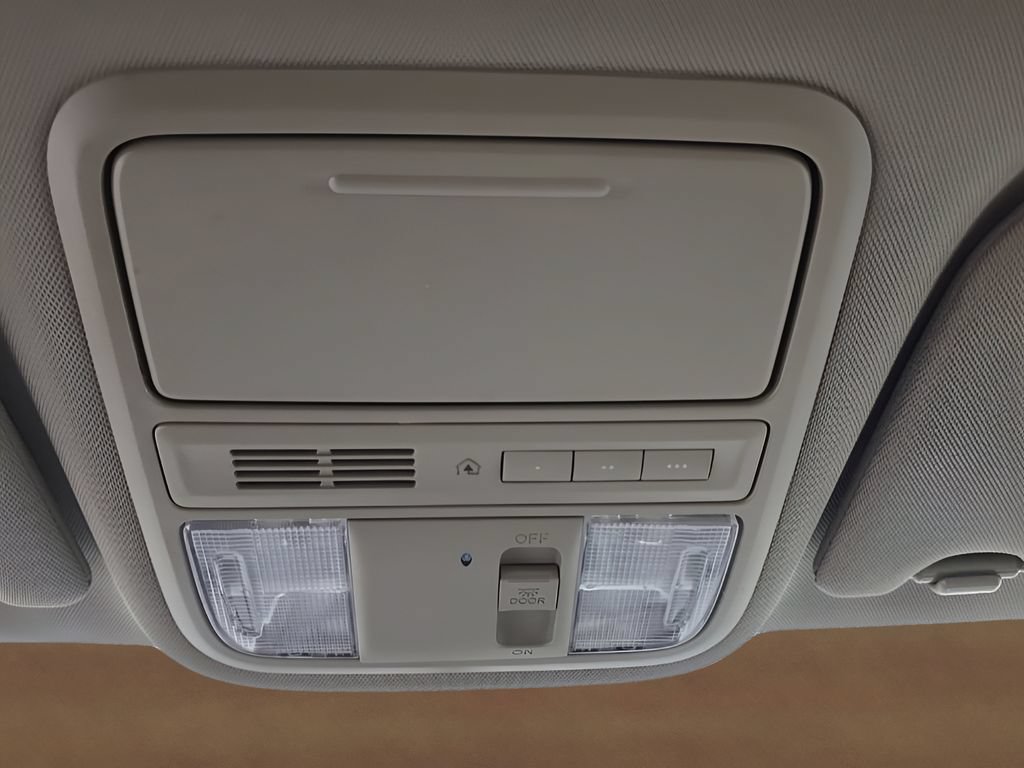 Used 2016 Honda Odyssey SE image 39