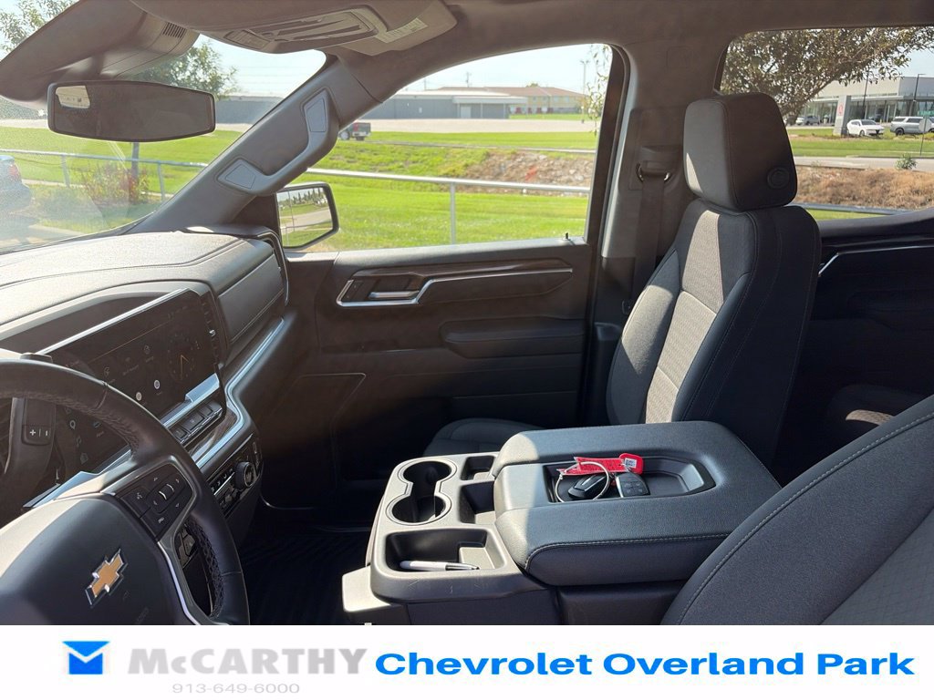 Used 2025 Chevrolet Silverado 1500 LT AWD/4WD image 48