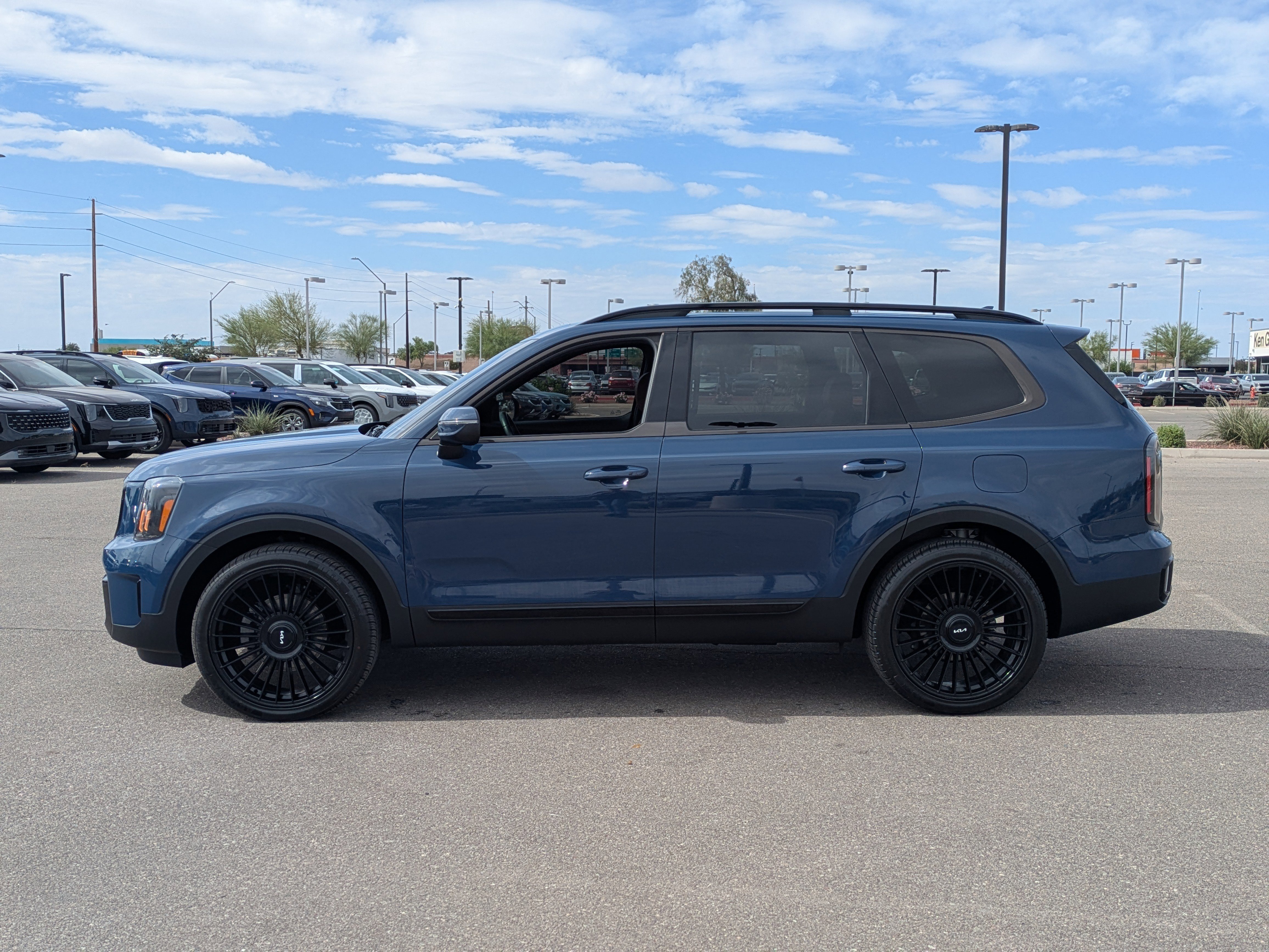 Certified 2024 Kia Telluride EX X-Line AWD/4WD image 2