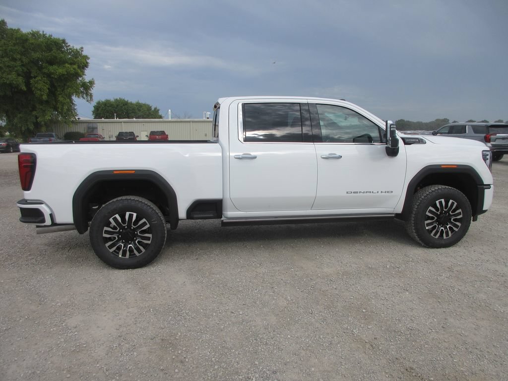 New 2026 GMC Sierra 2500 Denali Ultimate AWD/4WD image 3