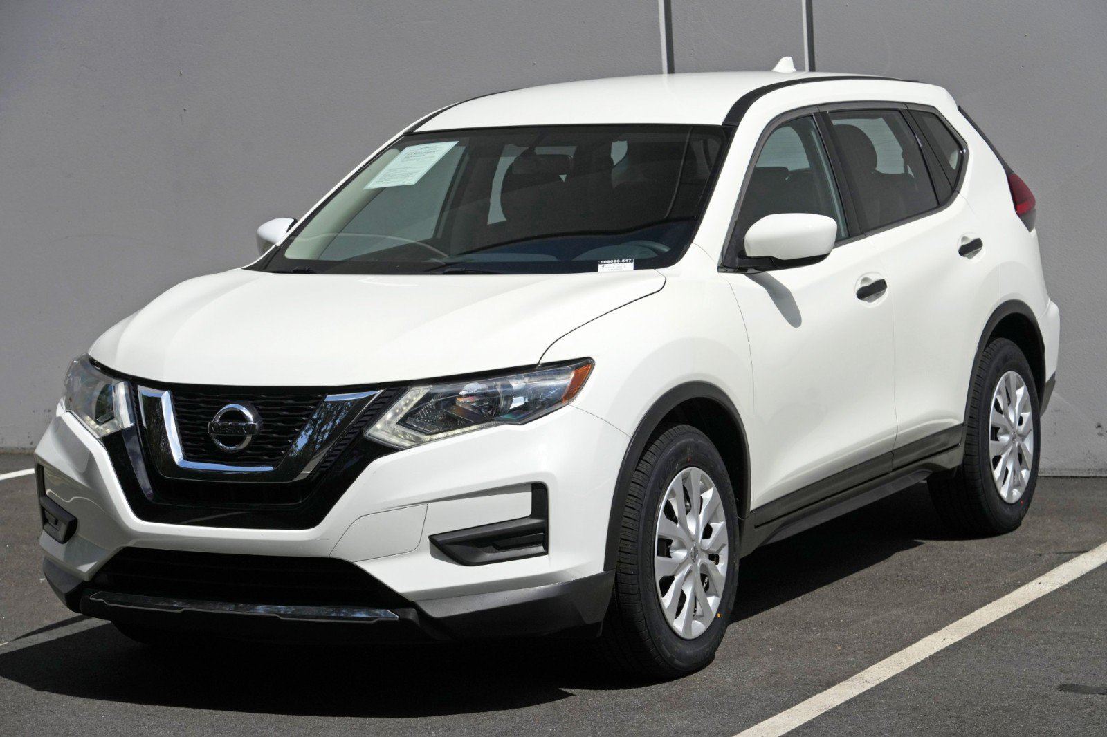 Used 2017 Nissan Rogue S AWD/4WD image 39