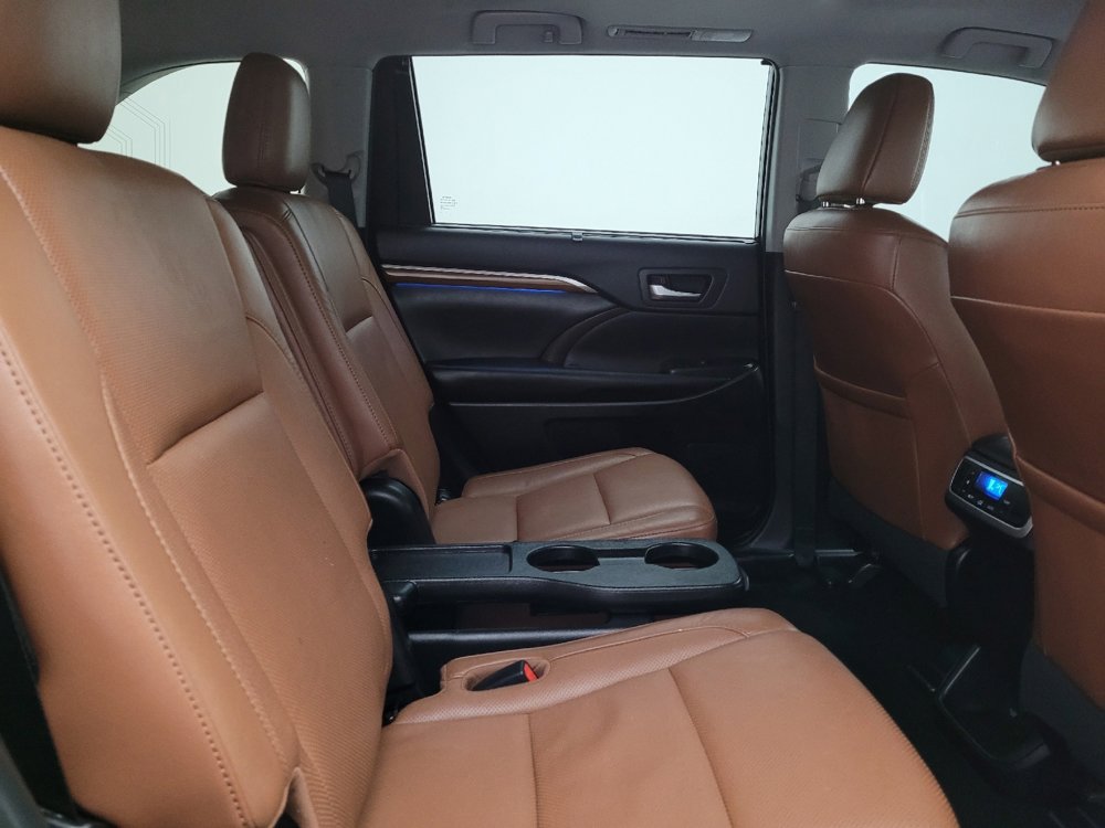 Used 2019 Toyota Highlander Limited image 19