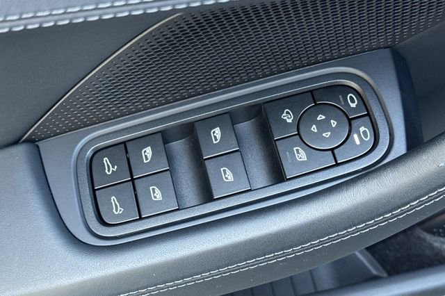 Used 2024 Porsche Panamera RWD image 12
