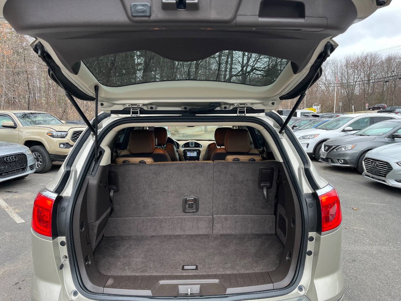 Used 2014 Buick Enclave Leather w/ Trailering Provision Package image 8