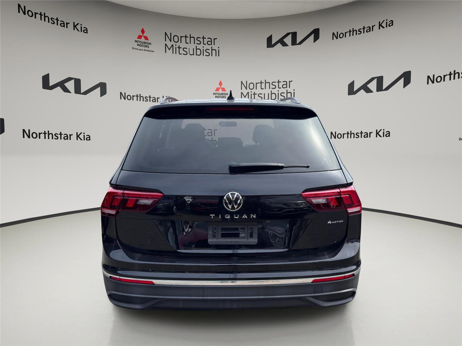 Used 2022 Volkswagen Tiguan S image 3