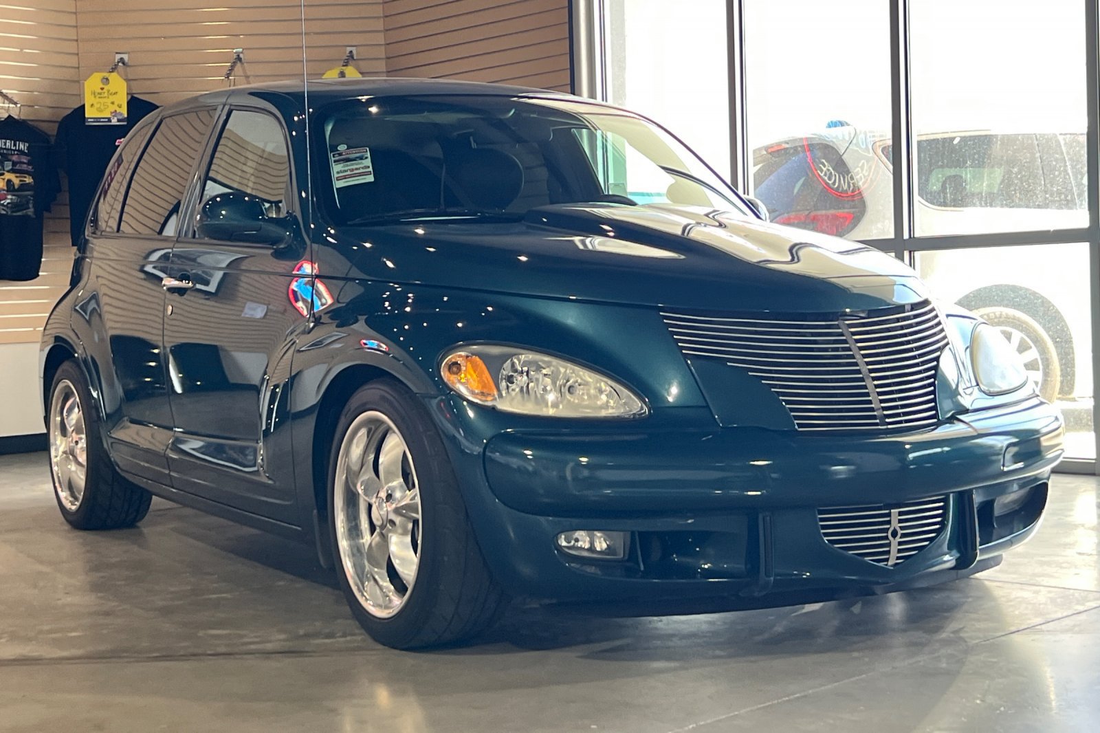 Used 2001 Chrysler PT Cruiser FWD image 2