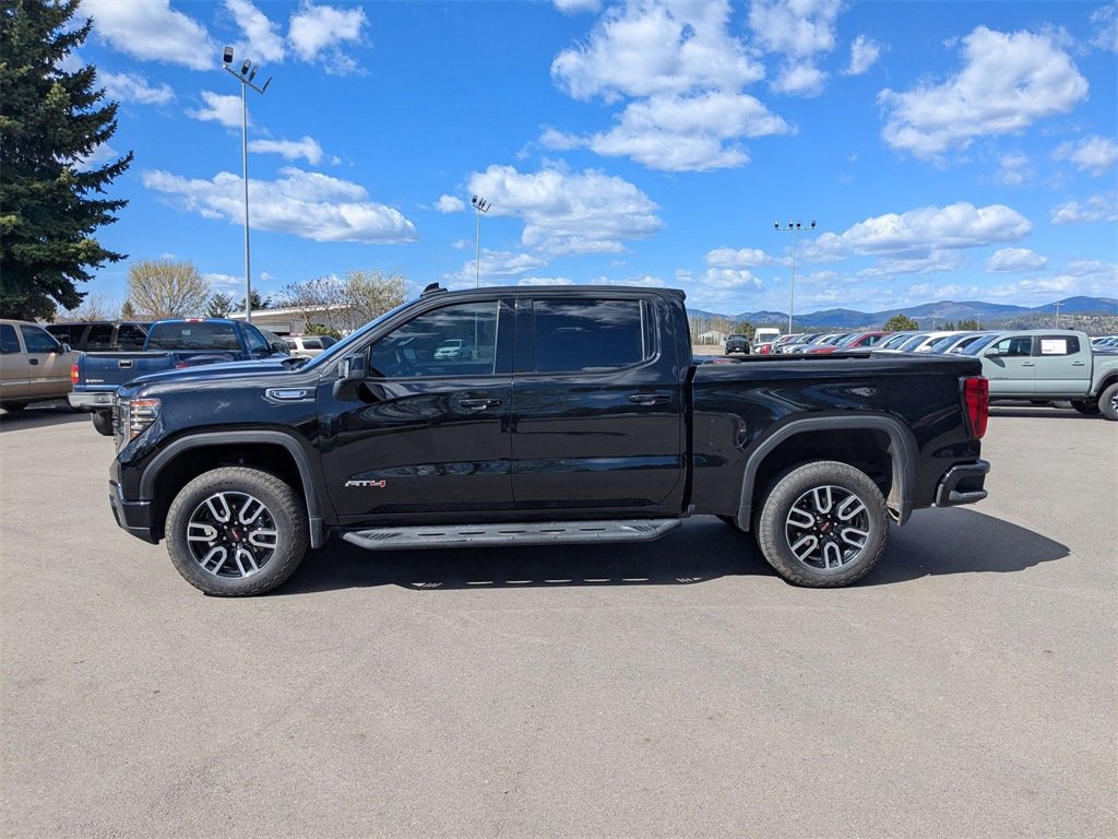 Used 2024 GMC Sierra 1500 AT4 w/ Technology Package image 11