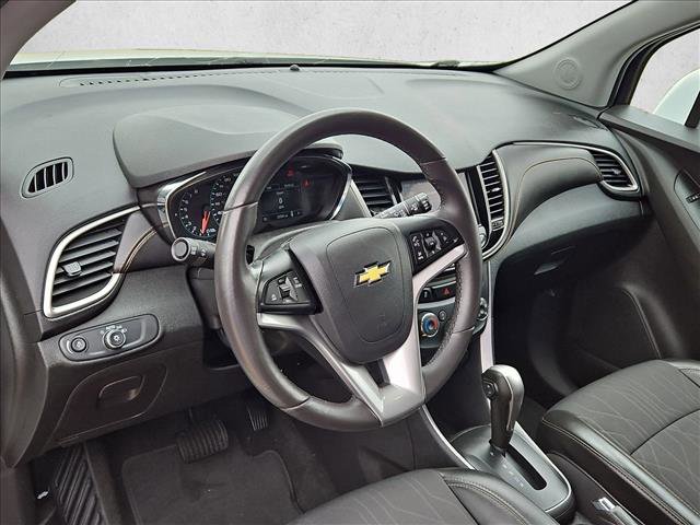 Used 2020 Chevrolet Trax LT w/ LT Convenience Package FWD image 10