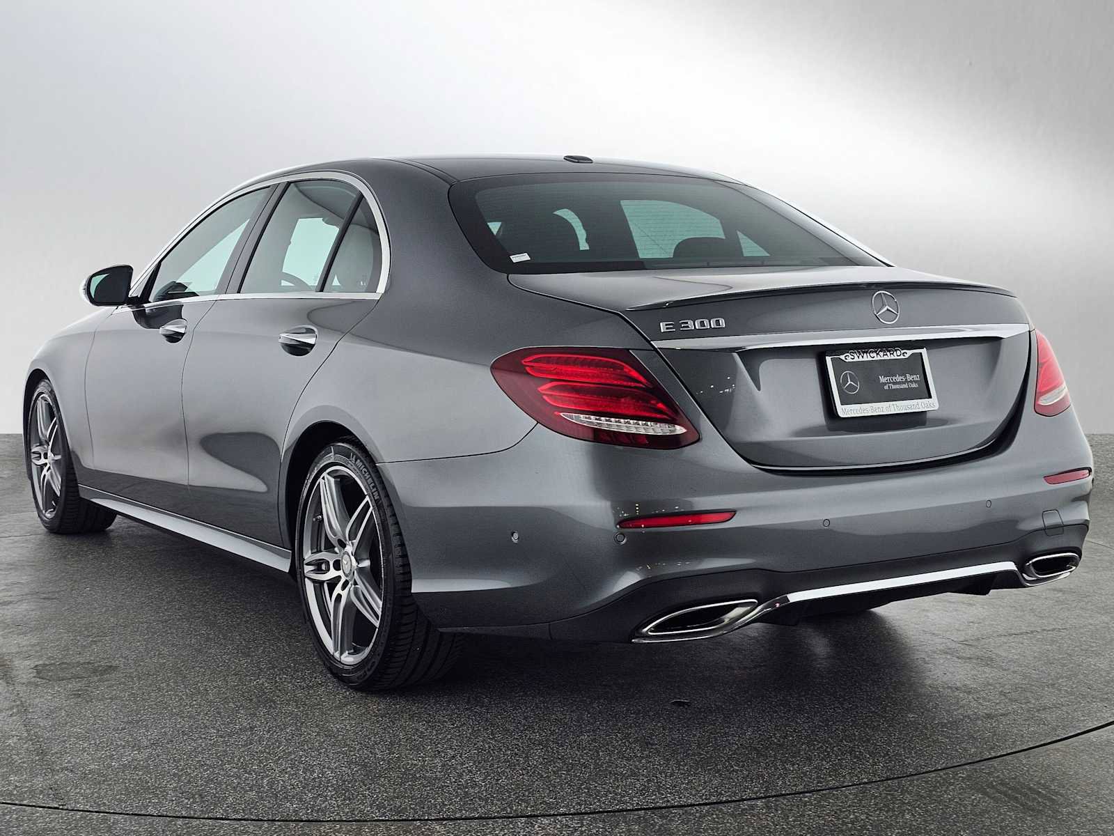 Used 2017 Mercedes-Benz E 300 image 5